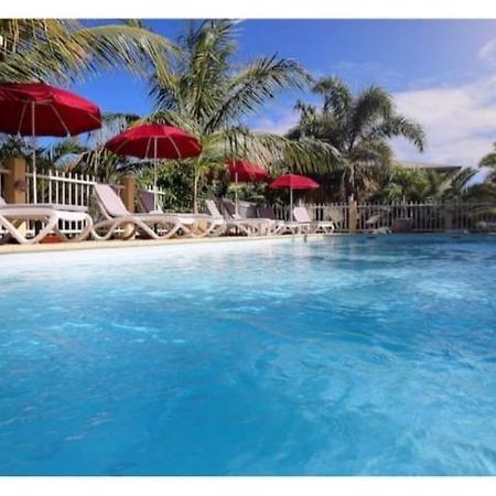 F2 Residence Oasis Terre Rouge A Сен-Пьер Экстерьер фото